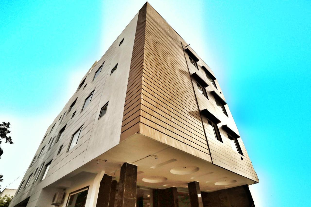 Hotel Aerocity Purple Orchid Neu-Delhi Exterior foto